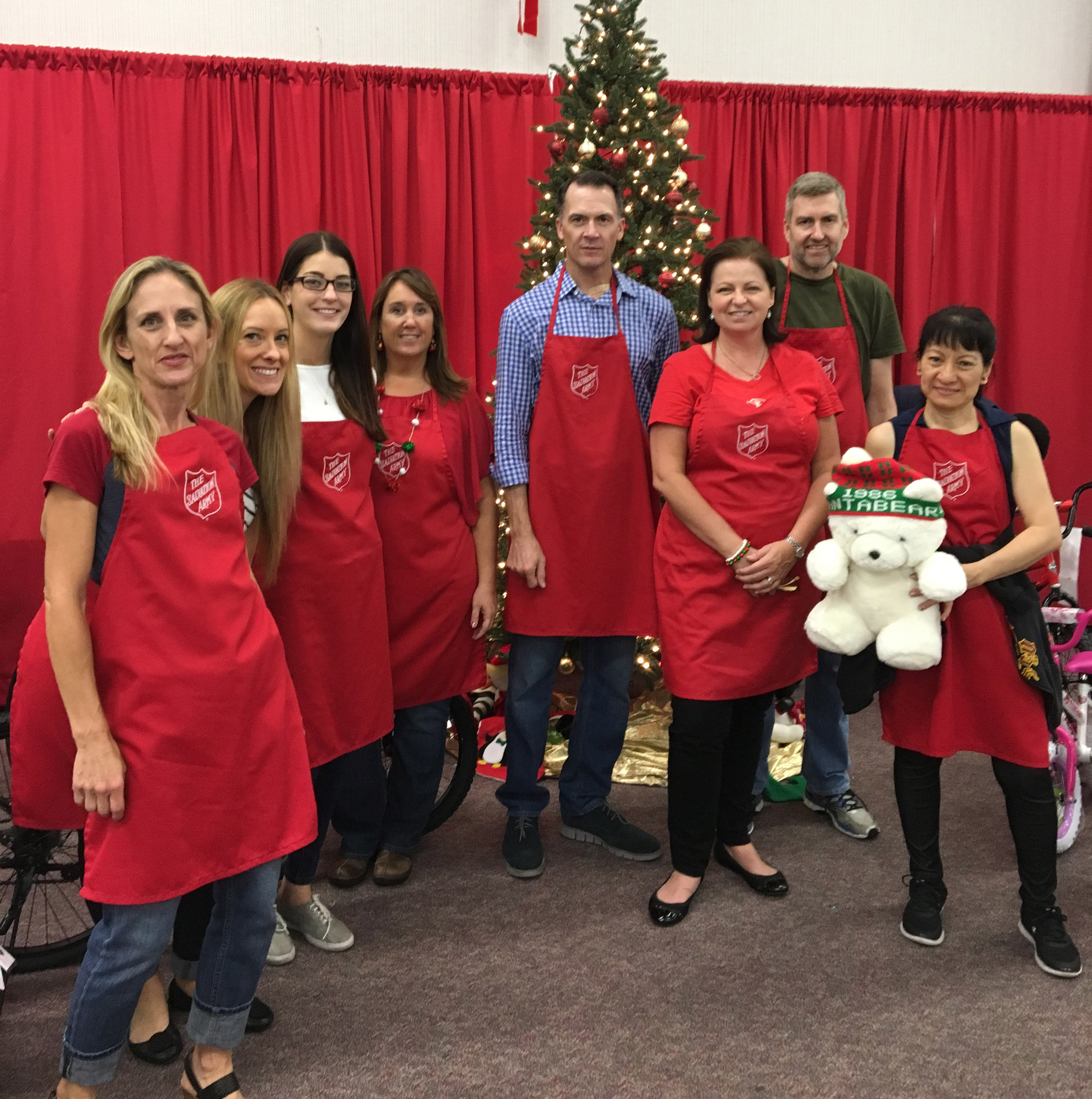 Sembler Volunteers at The Salvation Army